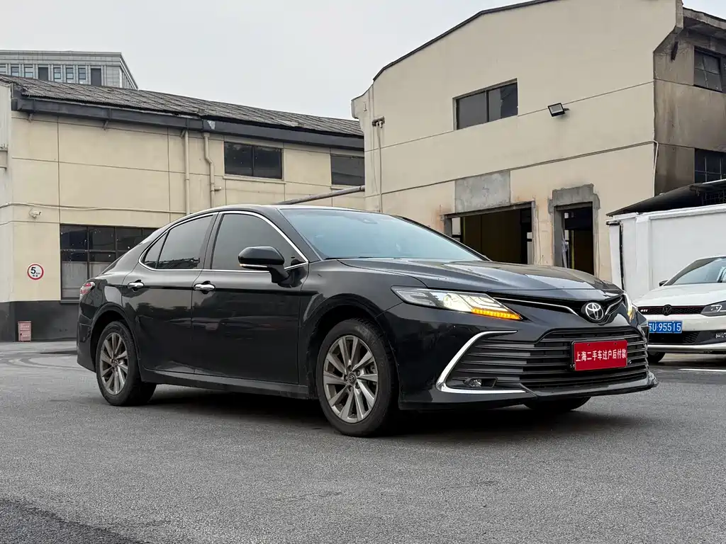 Toyota Camry 2021 2.0G Luxury