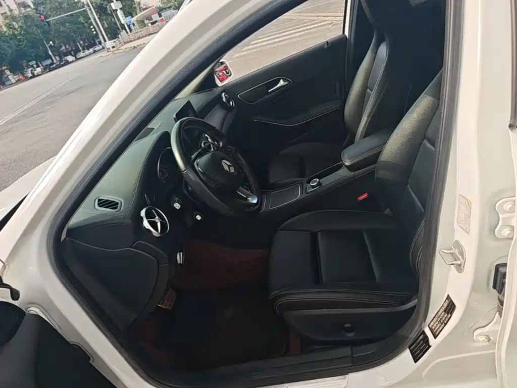 Mercedes-Benz GLA — миниатюра 15