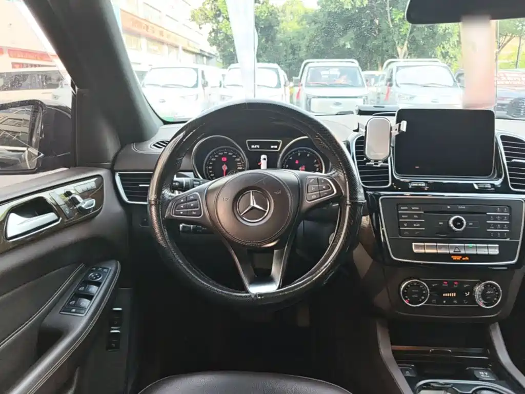 Mercedes-Benz GLS — миниатюра 11