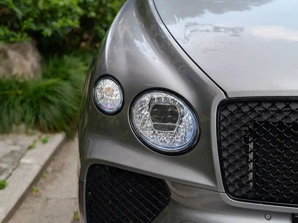 Bentley Bentayga — миниатюра 4