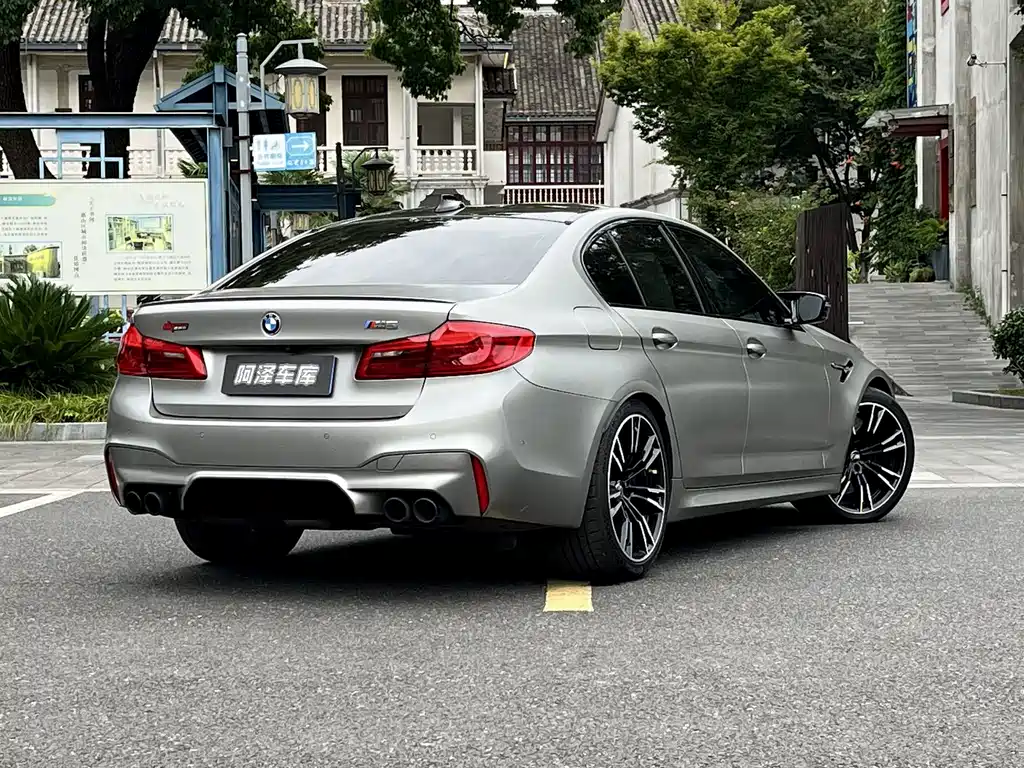 BMW M5 — миниатюра 4