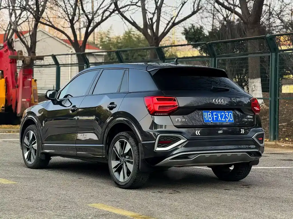 AUDI Q2L
