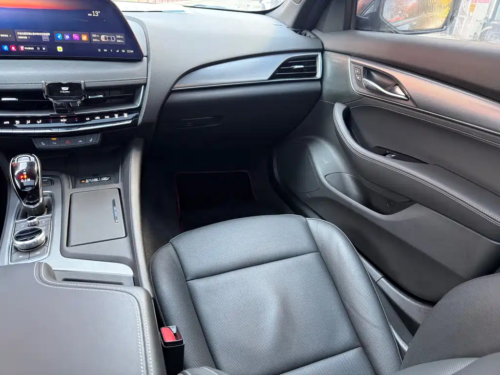 Cadillac CT5 — миниатюра 11