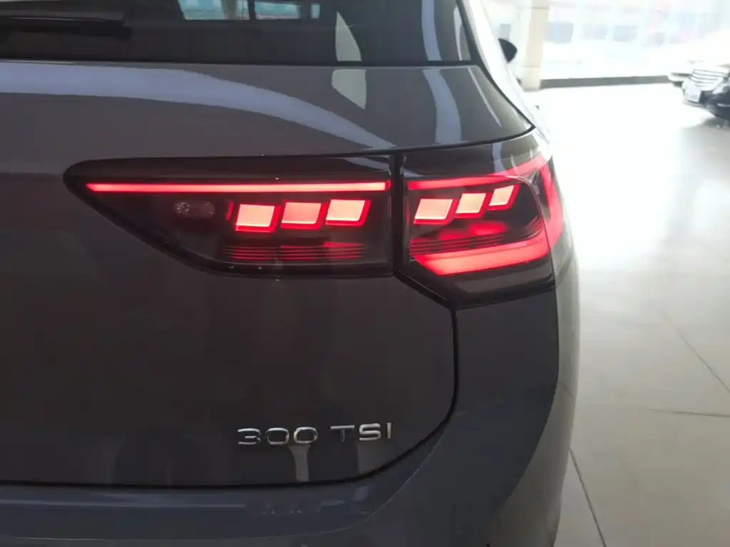 Volkswagen Golf — миниатюра 8