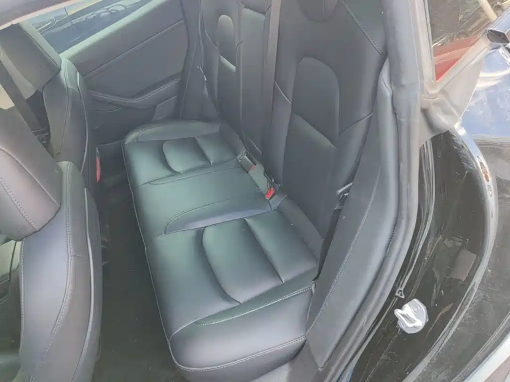 Tesla Model 3 — миниатюра 17