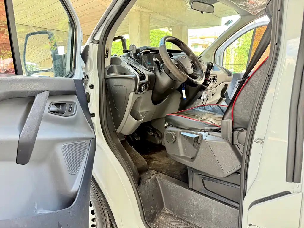 Ford Transit — миниатюра 15