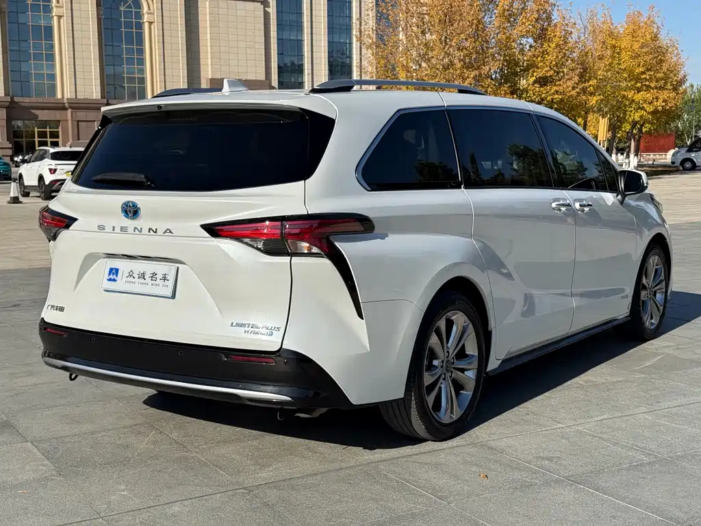Toyota Sienna — миниатюра 9