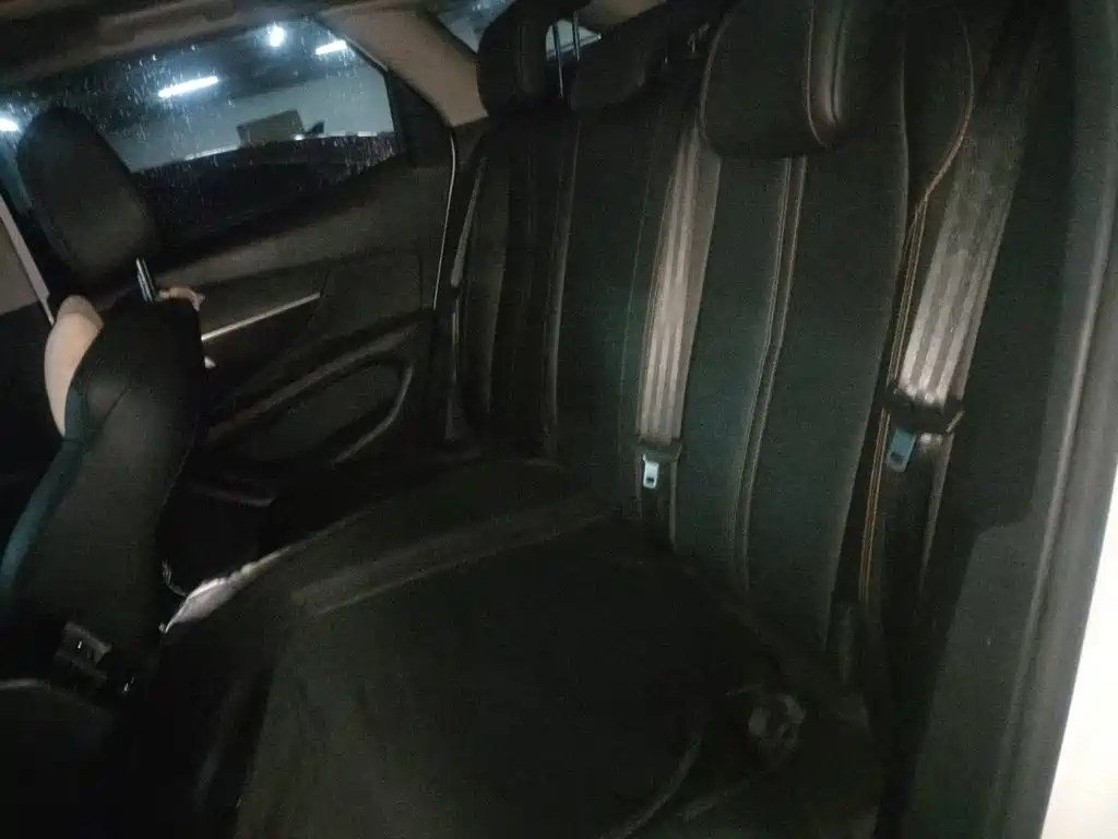 Peugeot 4008 — миниатюра 15