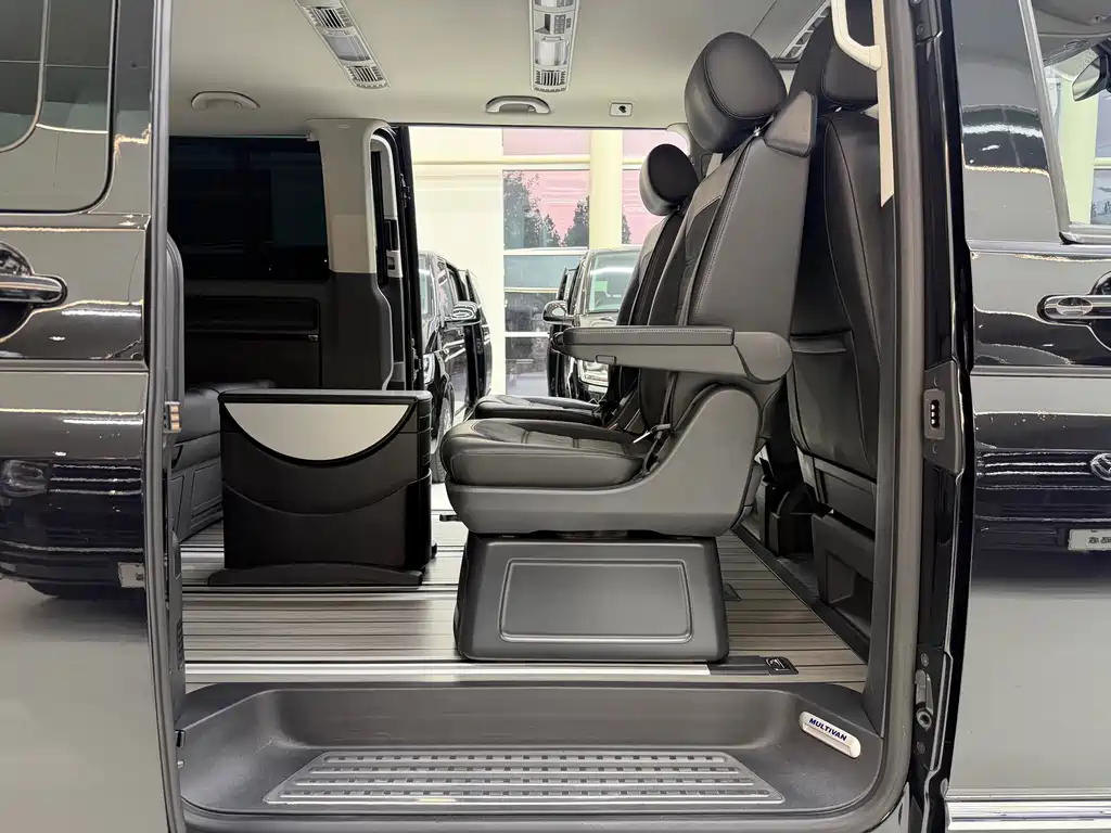 Volkswagen Multivan — миниатюра 14