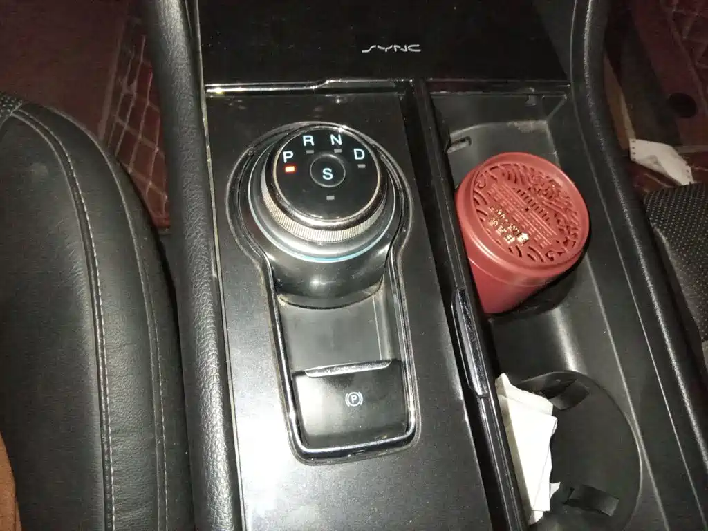 Ford Taurus — миниатюра 10