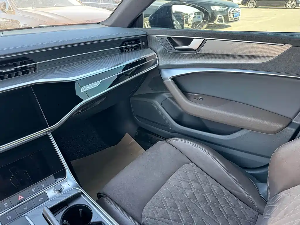 Audi A7L — миниатюра 11