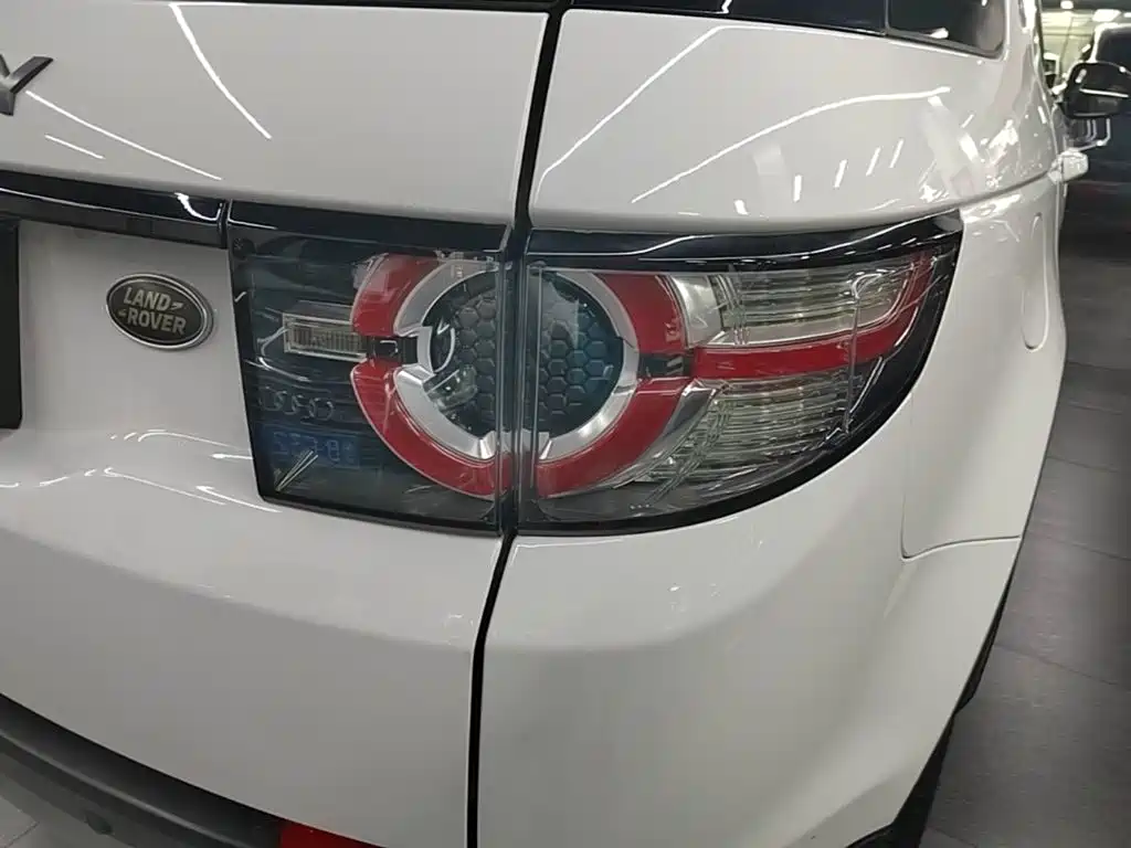 Land Rover Discovery Sport — миниатюра 8