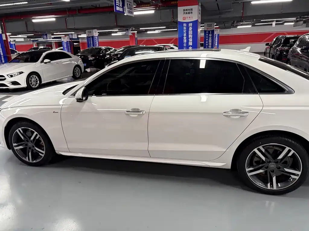 Audi A4L 2019 40 TFSI Fashion V