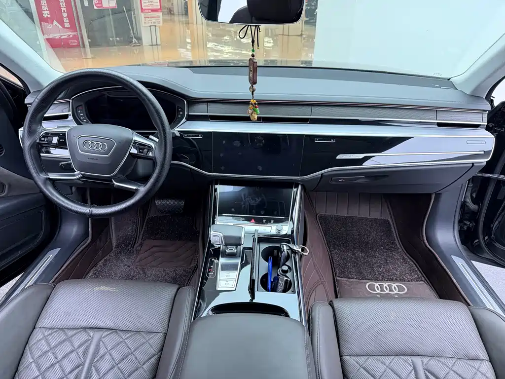 Audi A8 — миниатюра 5