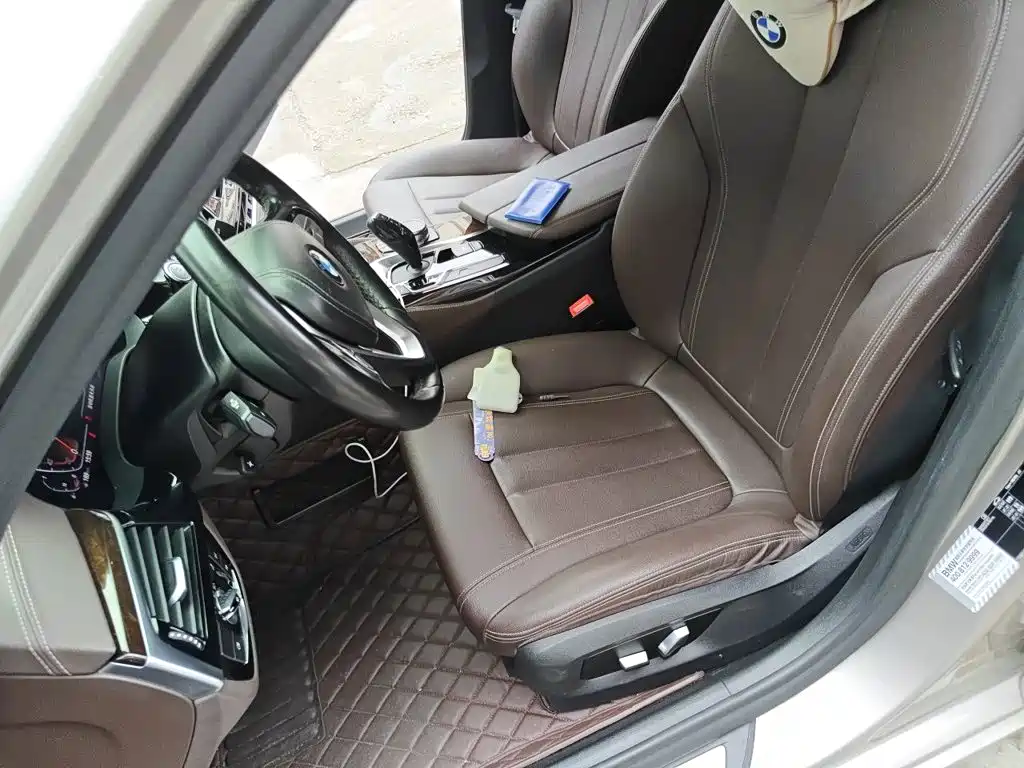 BMW 5 Series — миниатюра 8