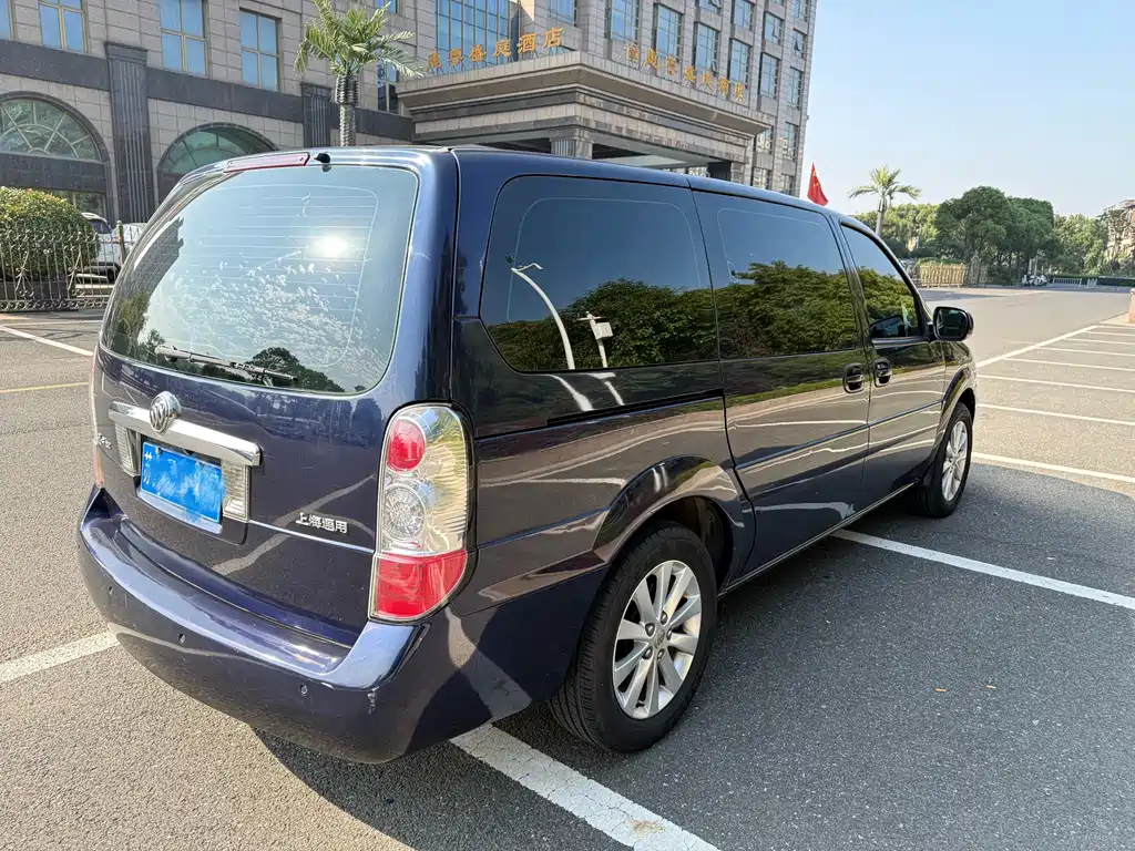 Buick GL8 — миниатюра 6