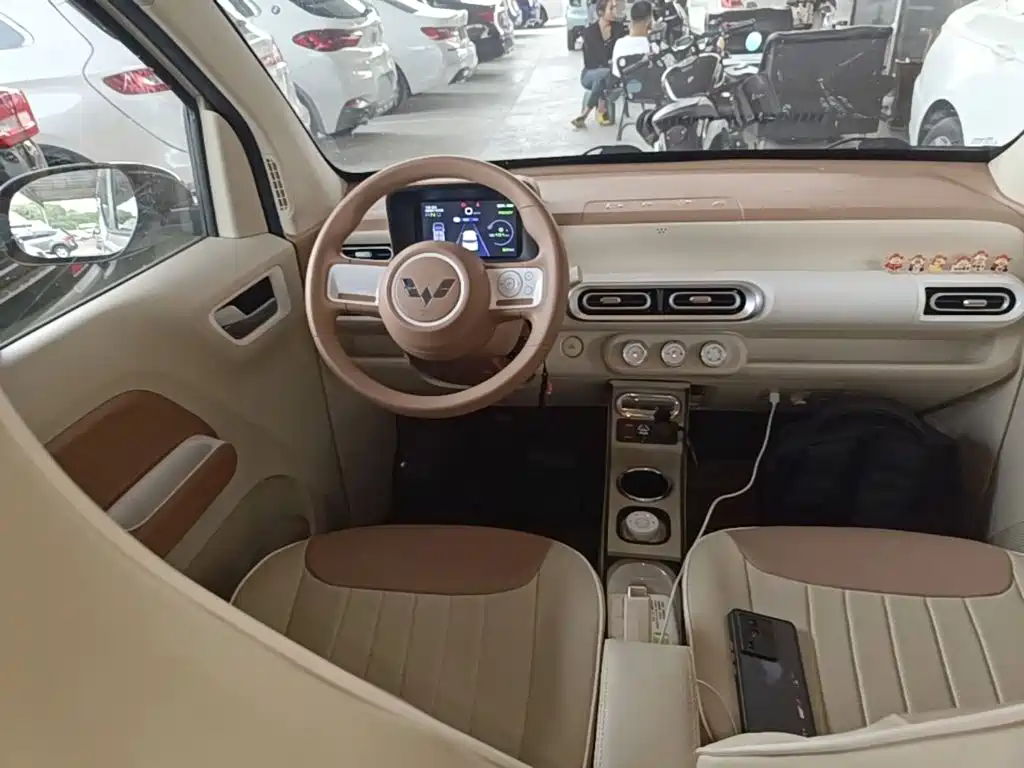Wuling MINIEV — миниатюра 11