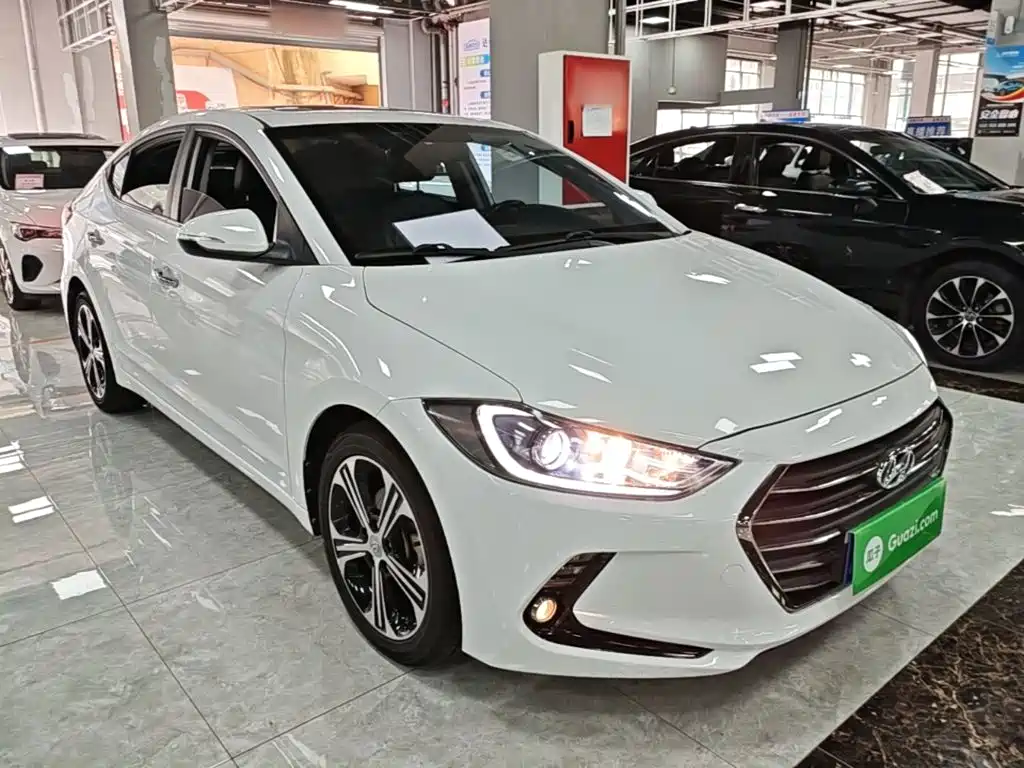 Hyundai Elantra — миниатюра 4