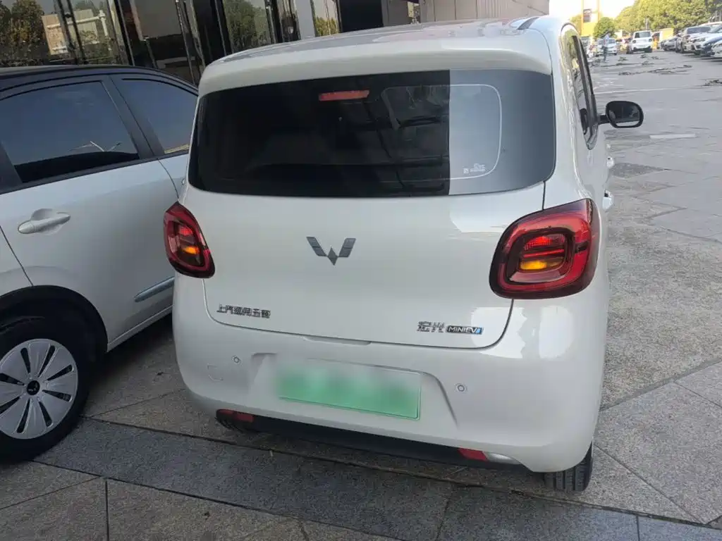 Wuling MINIEV — миниатюра 6