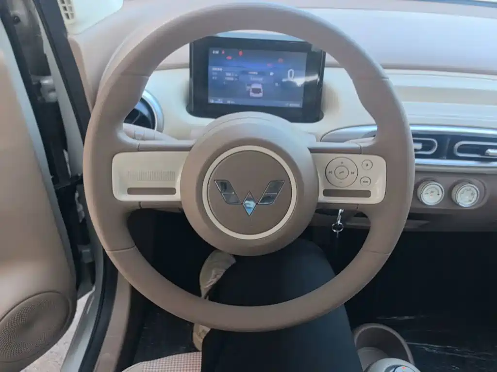 Wuling MINIEV — миниатюра 11