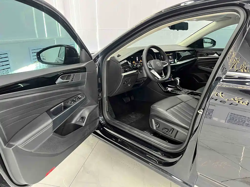 Volkswagen Passat 2023 280TSI