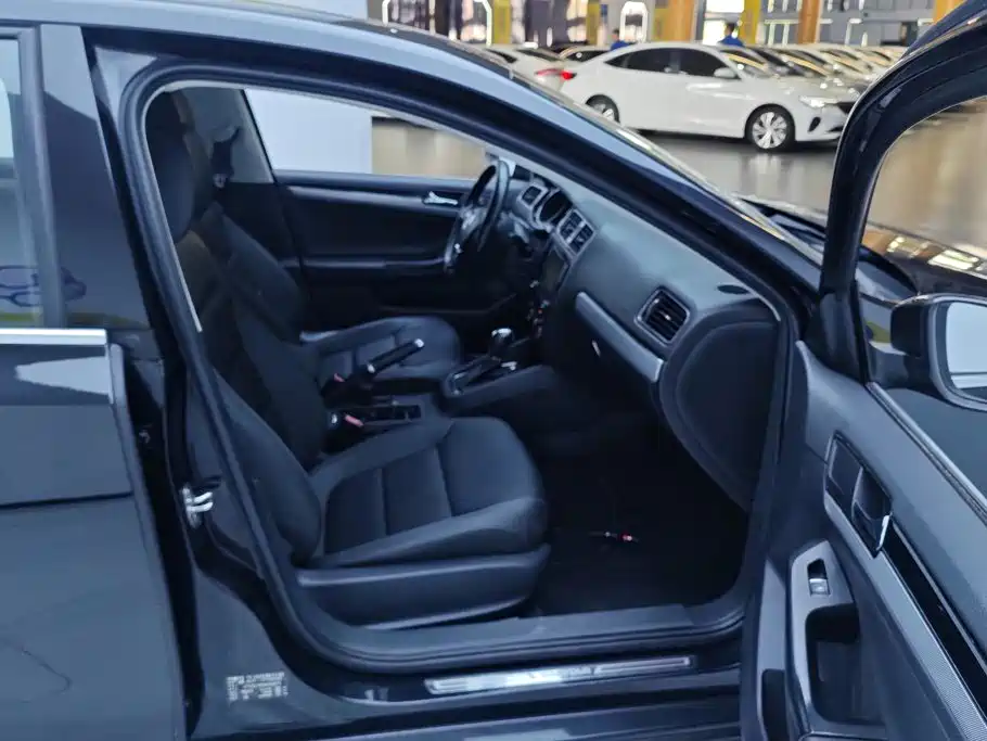 Volkswagen Sagitar — миниатюра 8