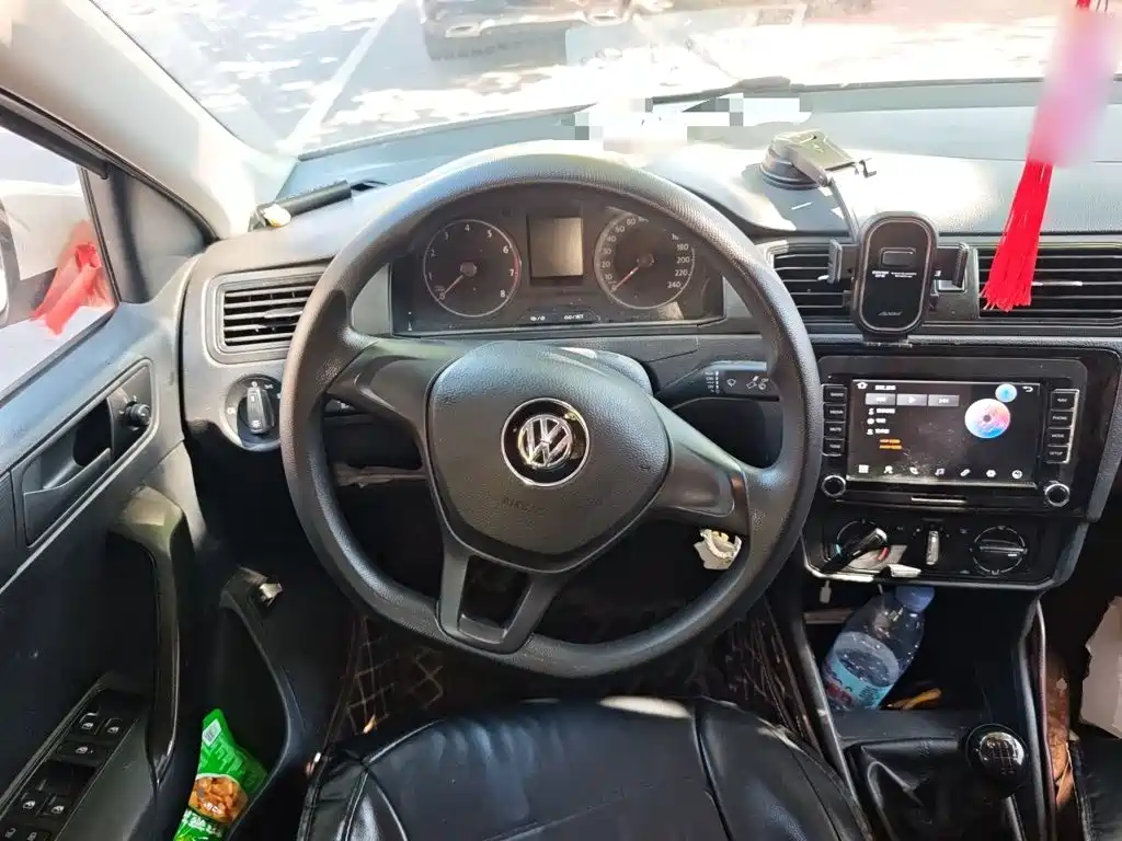 Volkswagen Santana — миниатюра 11