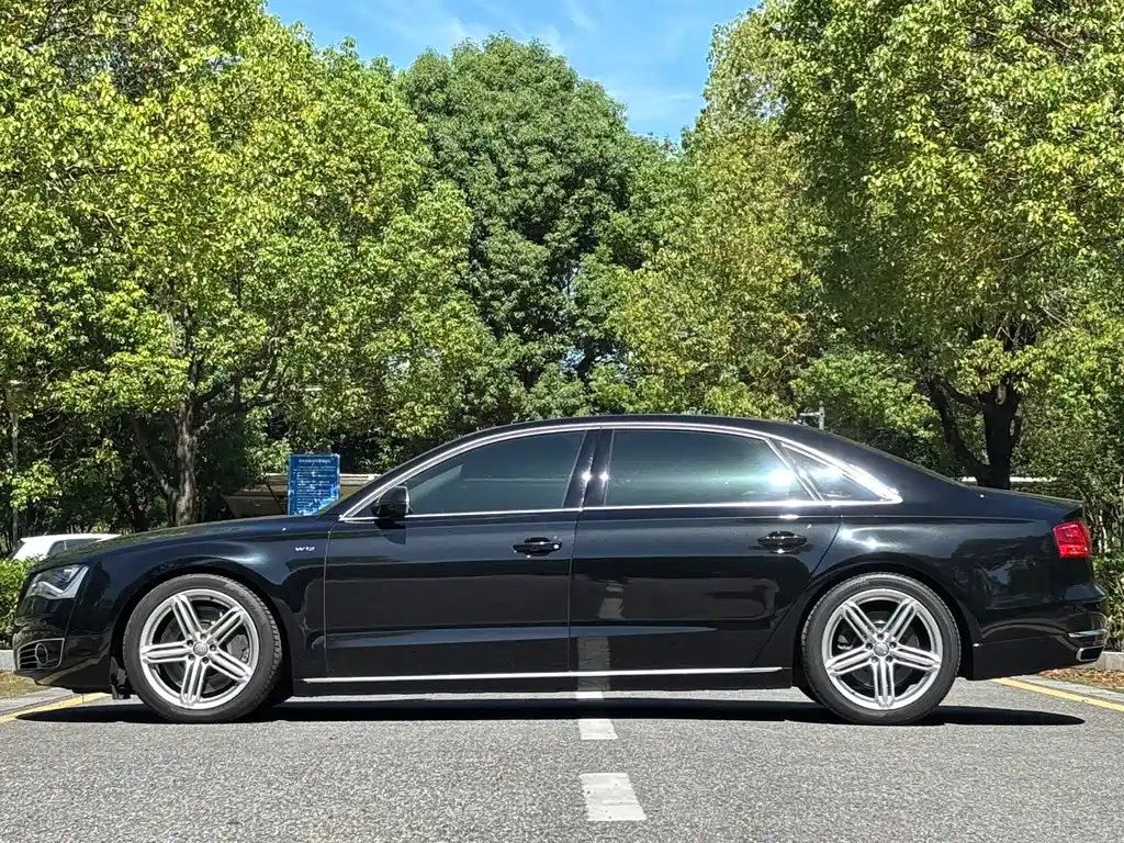 Audi A8 — миниатюра 6