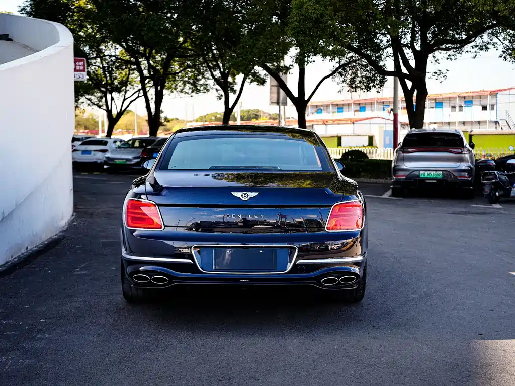 Bentley Flying Spur — миниатюра 9