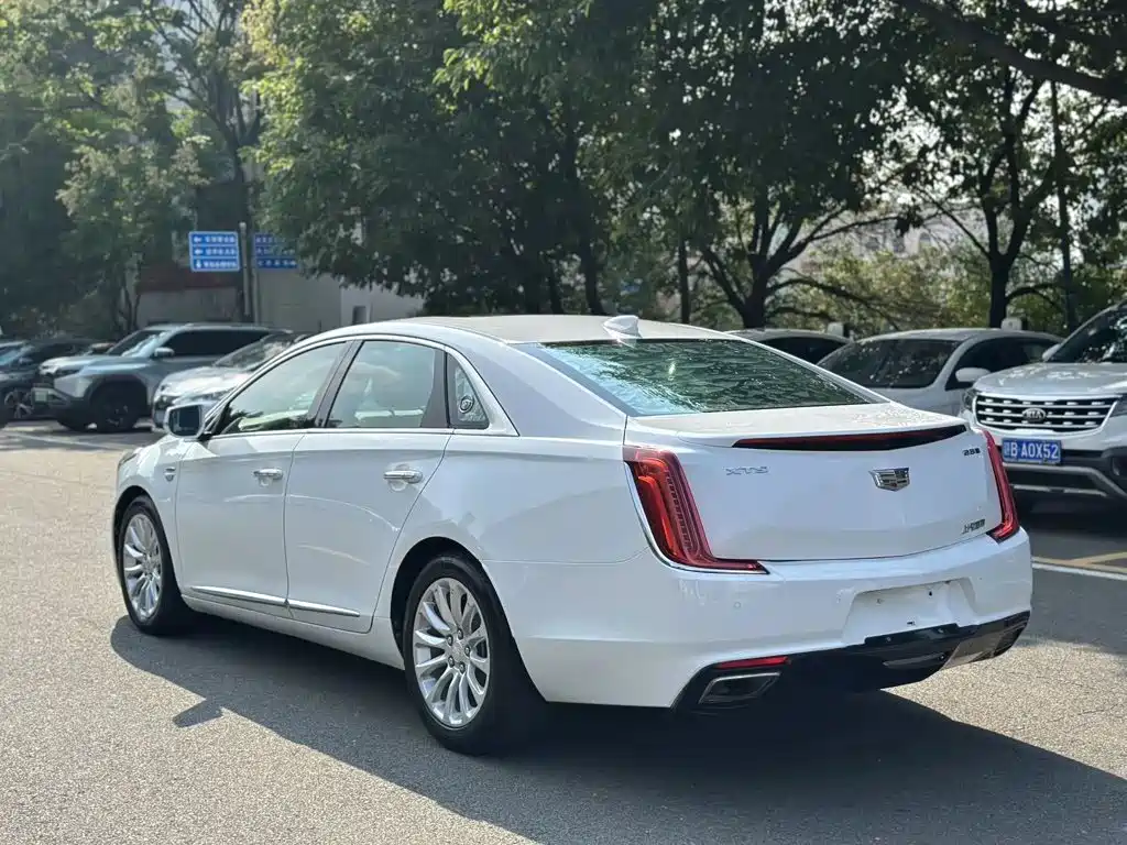 Cadillac XTS — миниатюра 4