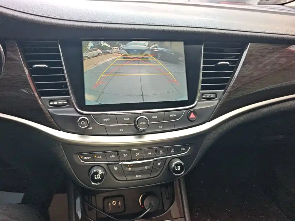 Buick Verano — миниатюра 13