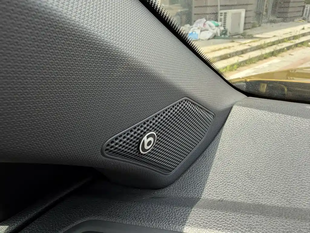 Volkswagen T-Roc — миниатюра 13