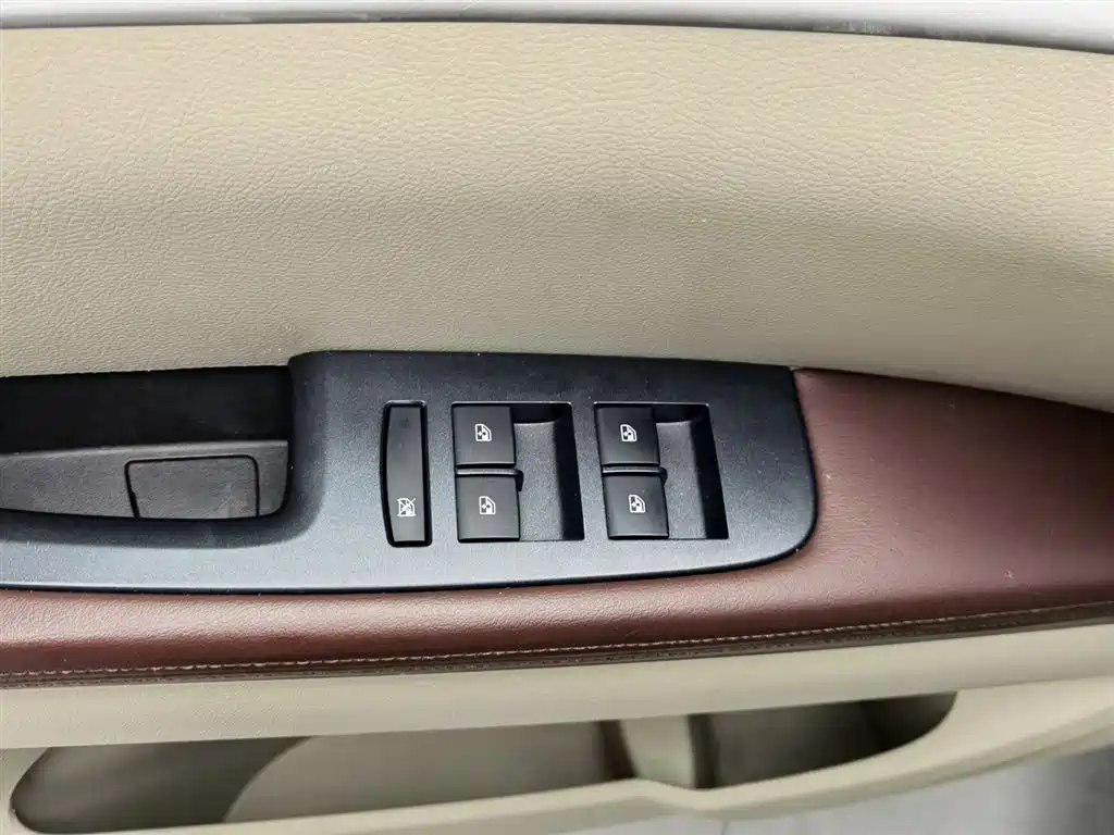 Buick GL8 2014 2.4L LT Luxury Executive