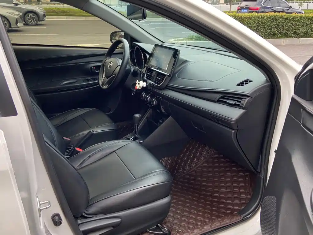 Toyota Vios FS — миниатюра 6