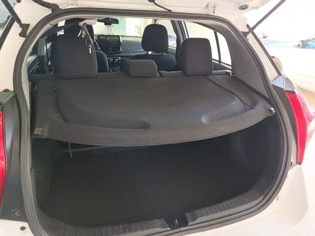 Toyota Yaris L — миниатюра 19