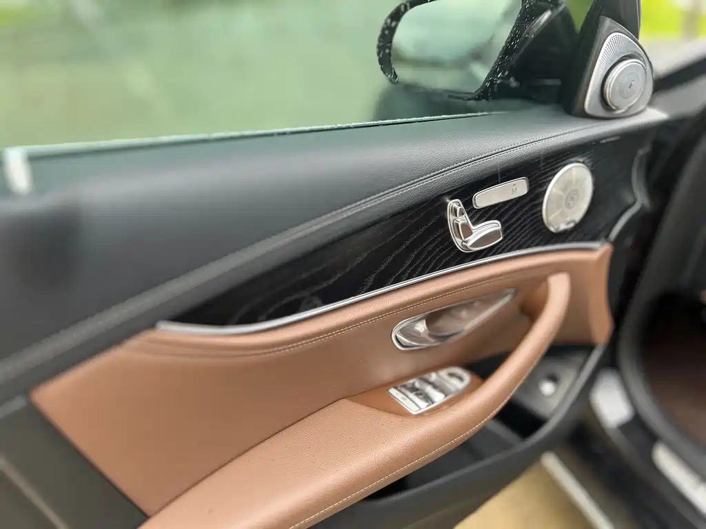 Mercedes-Benz E-Class — миниатюра 20