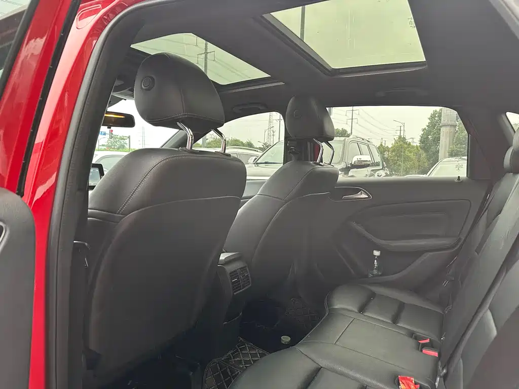 Mercedes-Benz B-Class — миниатюра 6
