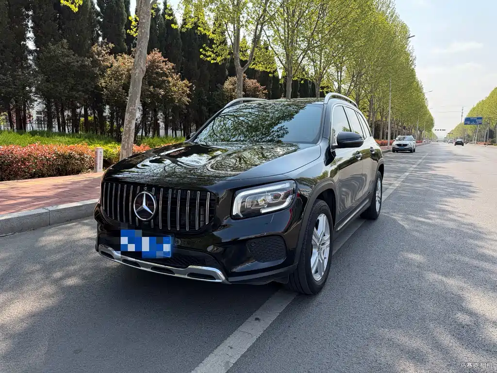 Mercedes-Benz GLB 2023