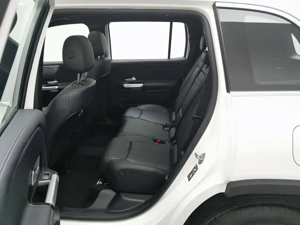 Mercedes-Benz GLB — миниатюра 15