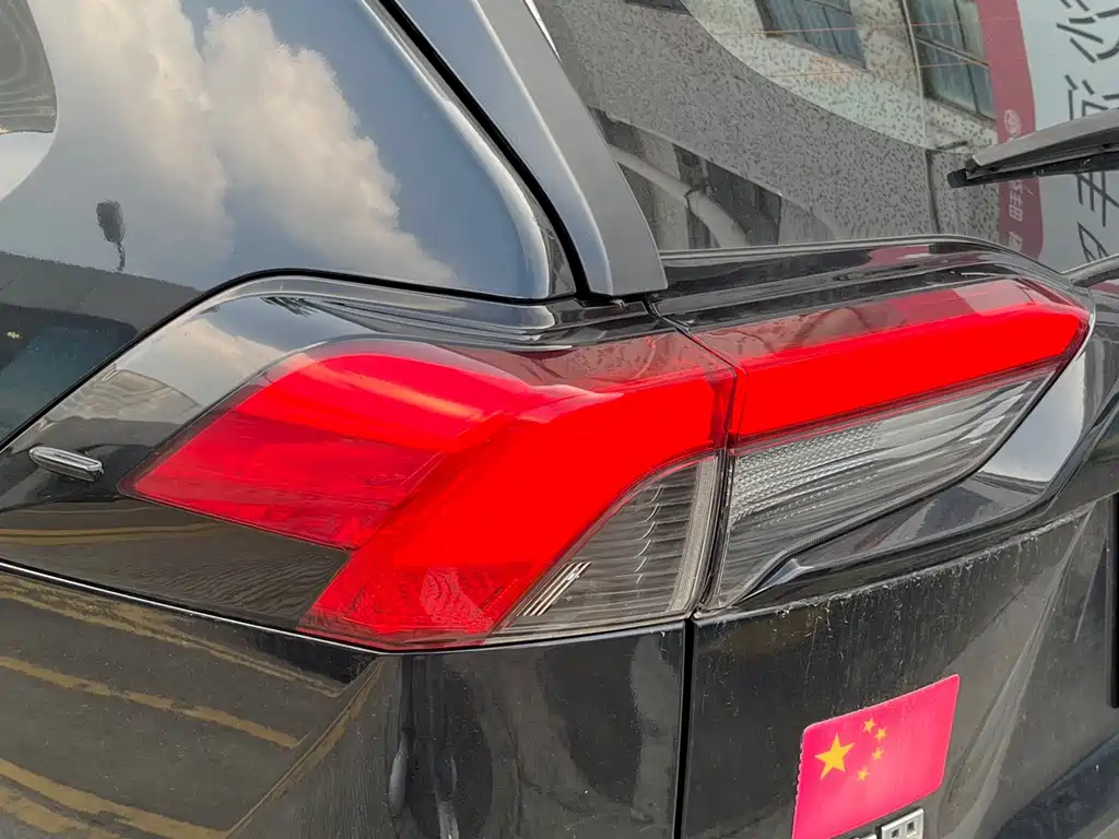 Toyota RAV4 — миниатюра 14