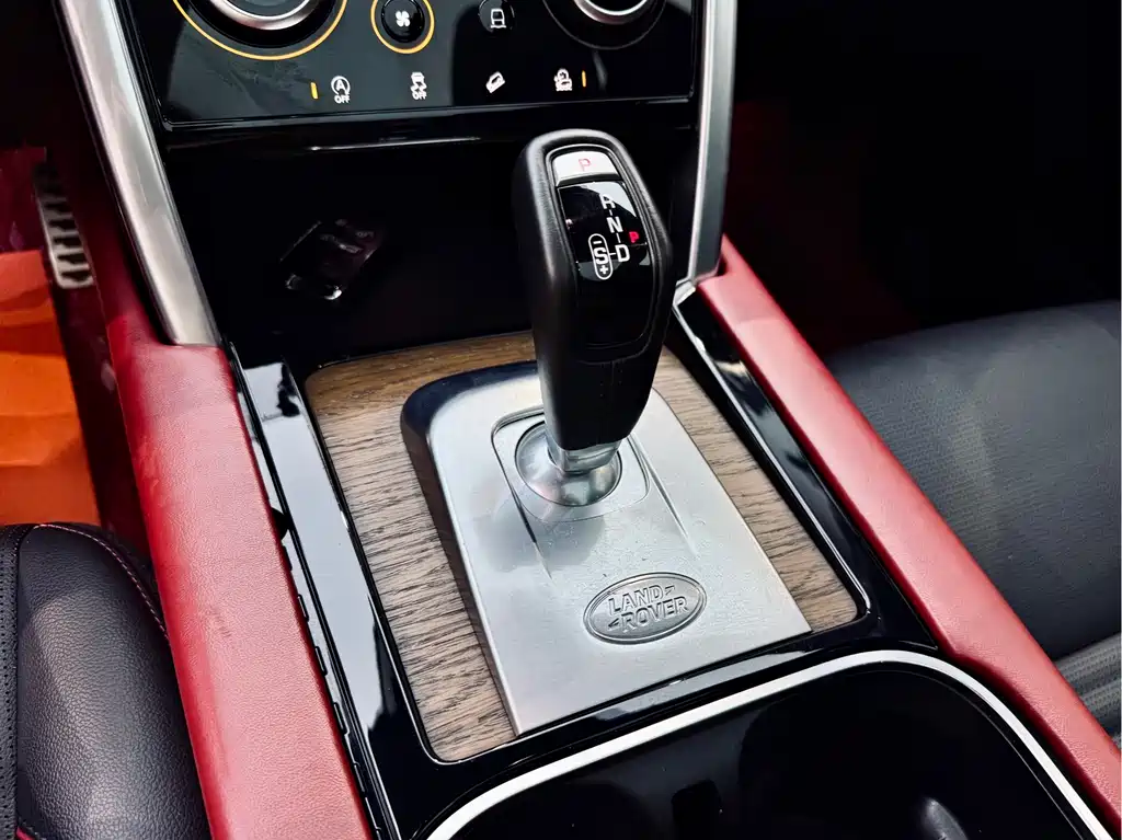 LAND ROVER DISCOVER SPORTS