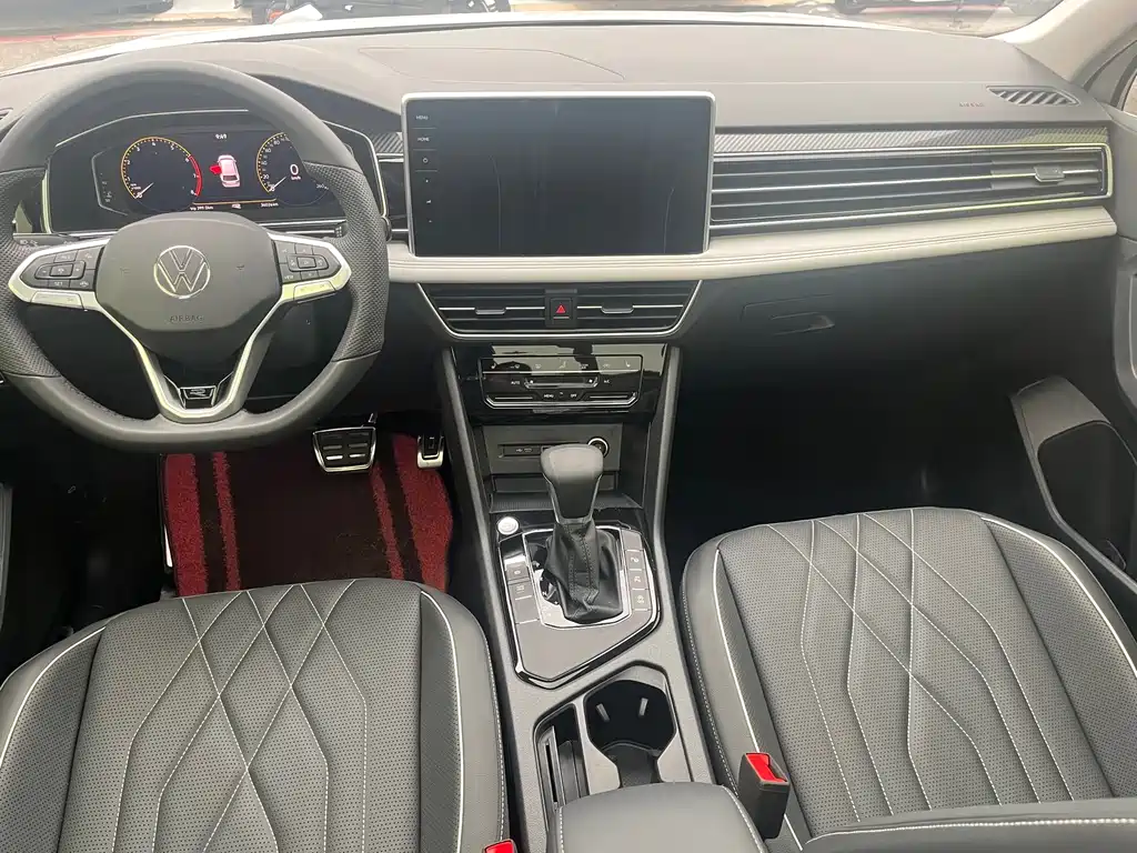Volkswagen Tiguan L — миниатюра 14
