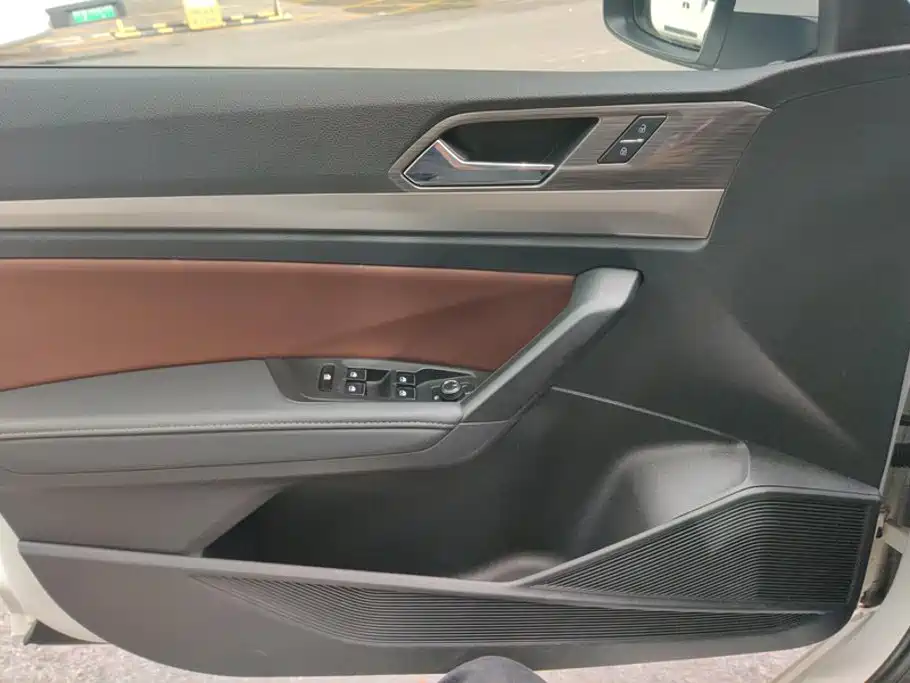 Volkswagen Lavida — миниатюра 7