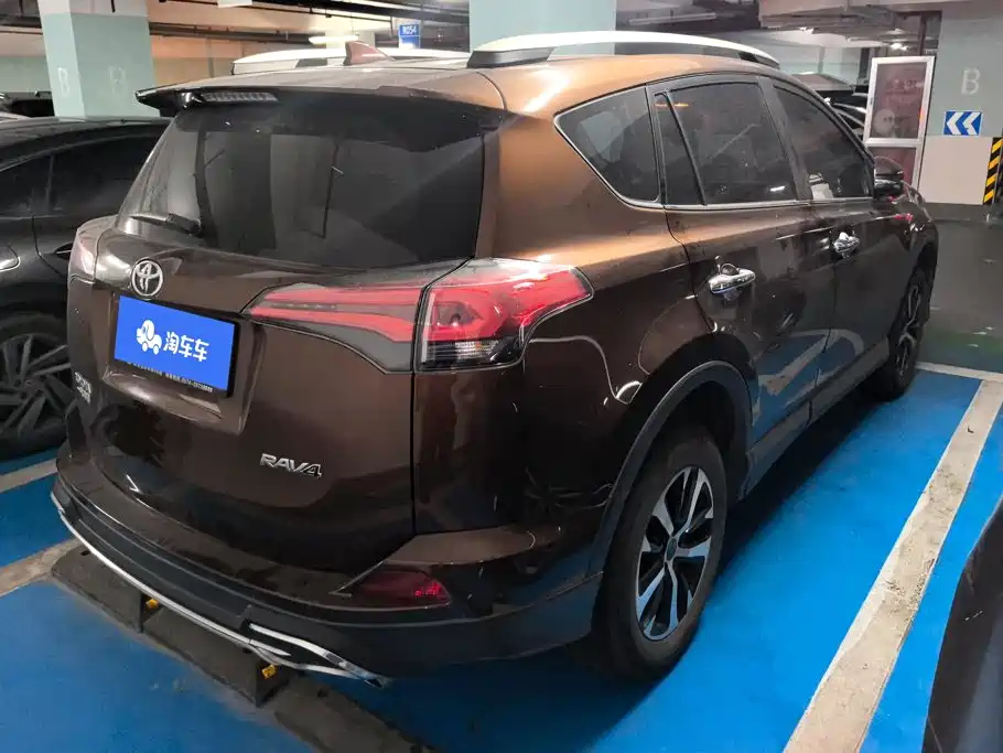 Toyota RAV4 — миниатюра 3