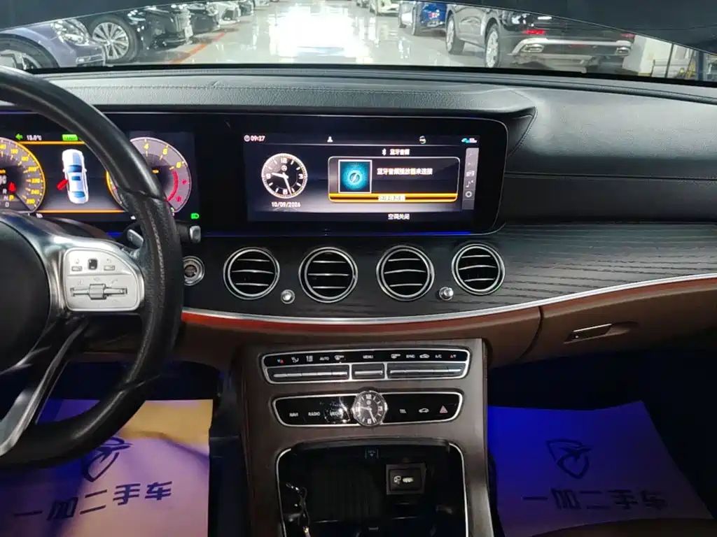 Mercedes-Benz E-Class — миниатюра 13