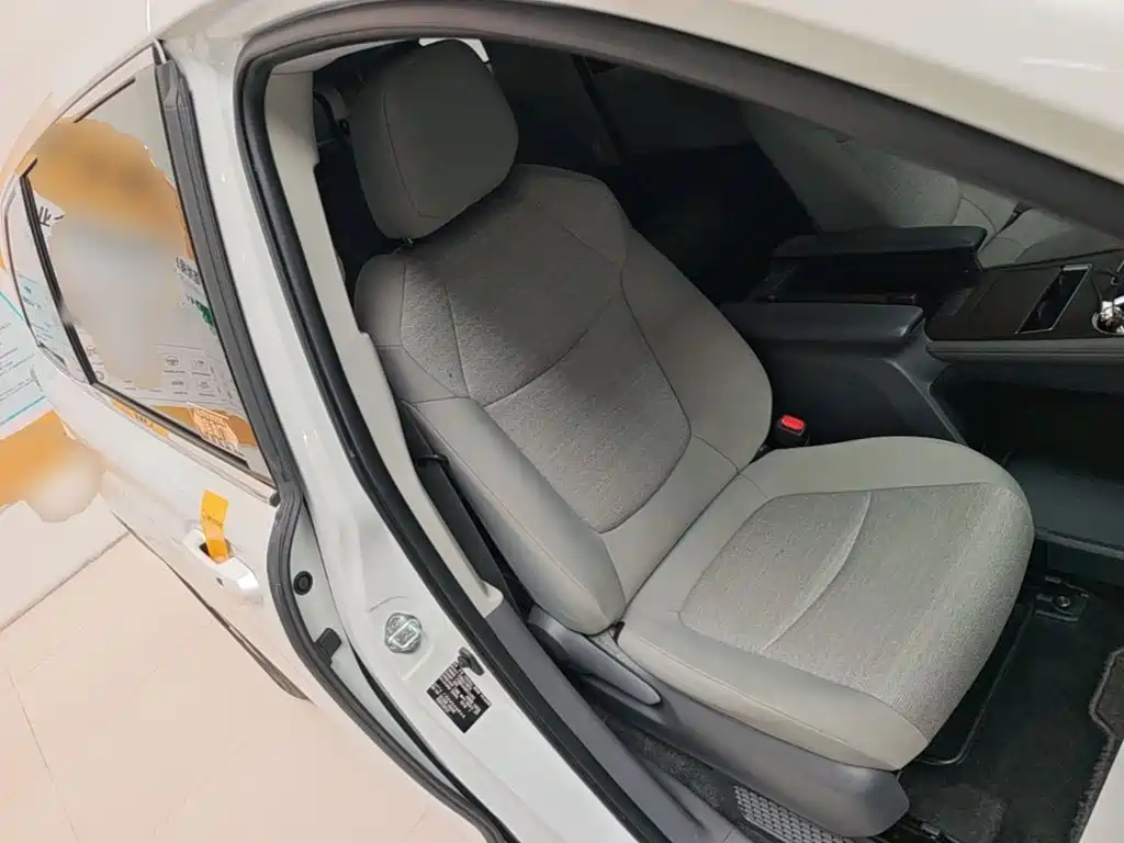 Toyota Sienna — миниатюра 25