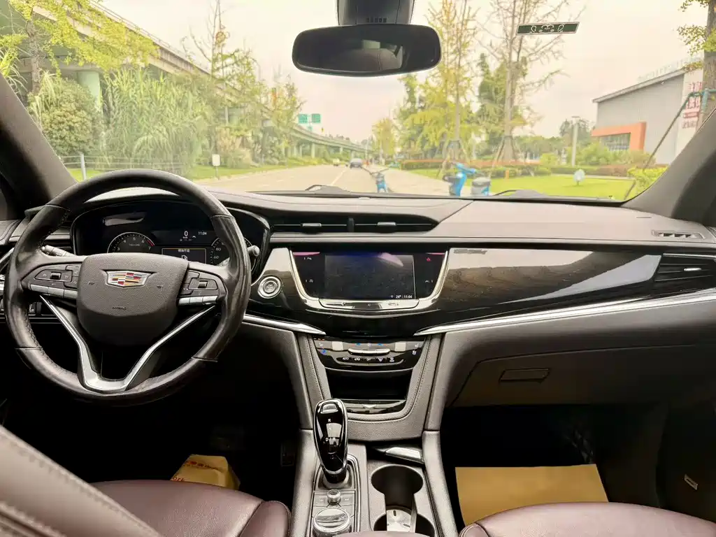 Cadillac XT6 — миниатюра 8