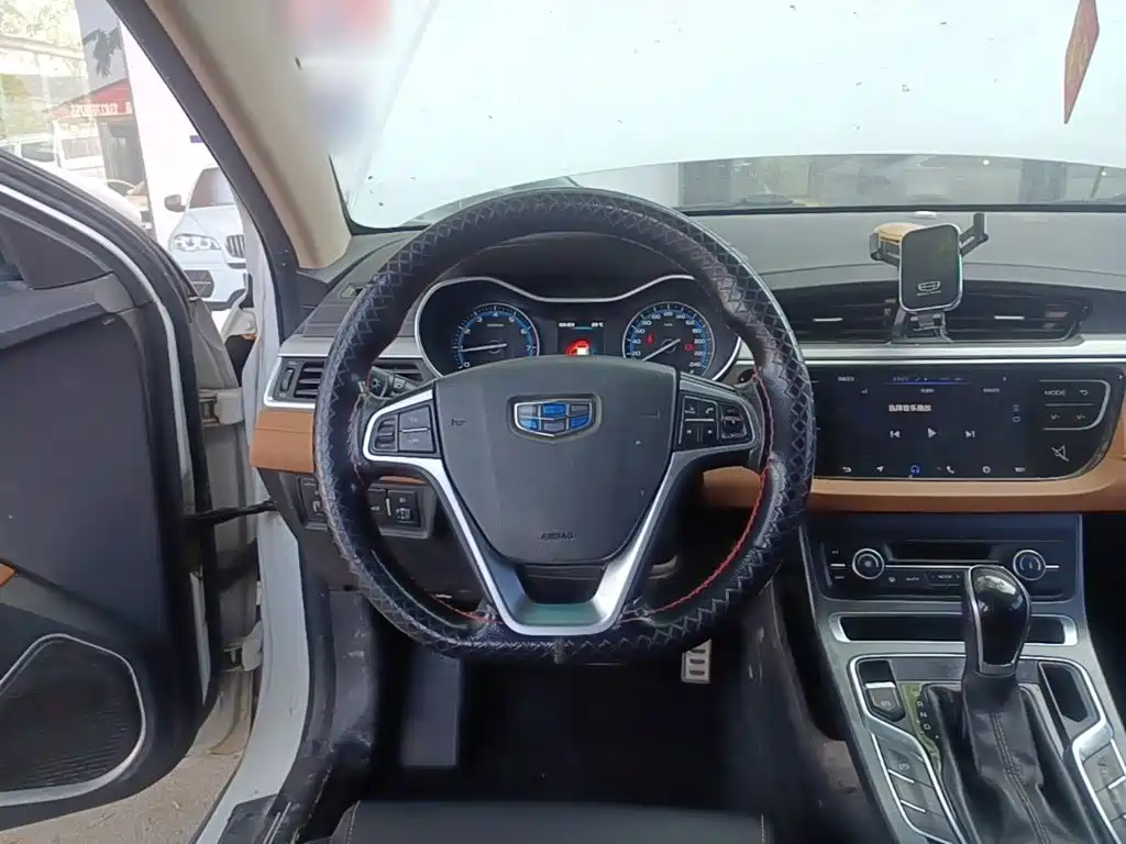 Geely Vision S1 — миниатюра 11