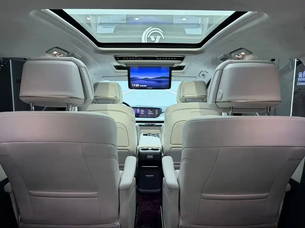 Buick GL8 Hybrid — миниатюра 17