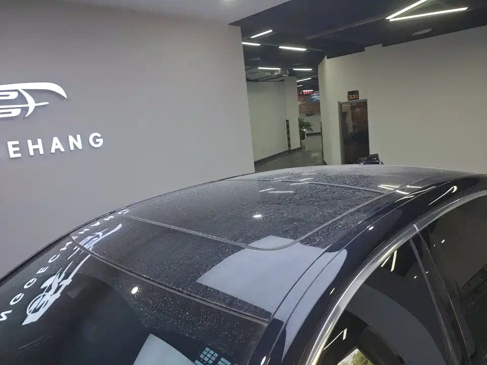 BMW 5 Series New Energy — миниатюра 2
